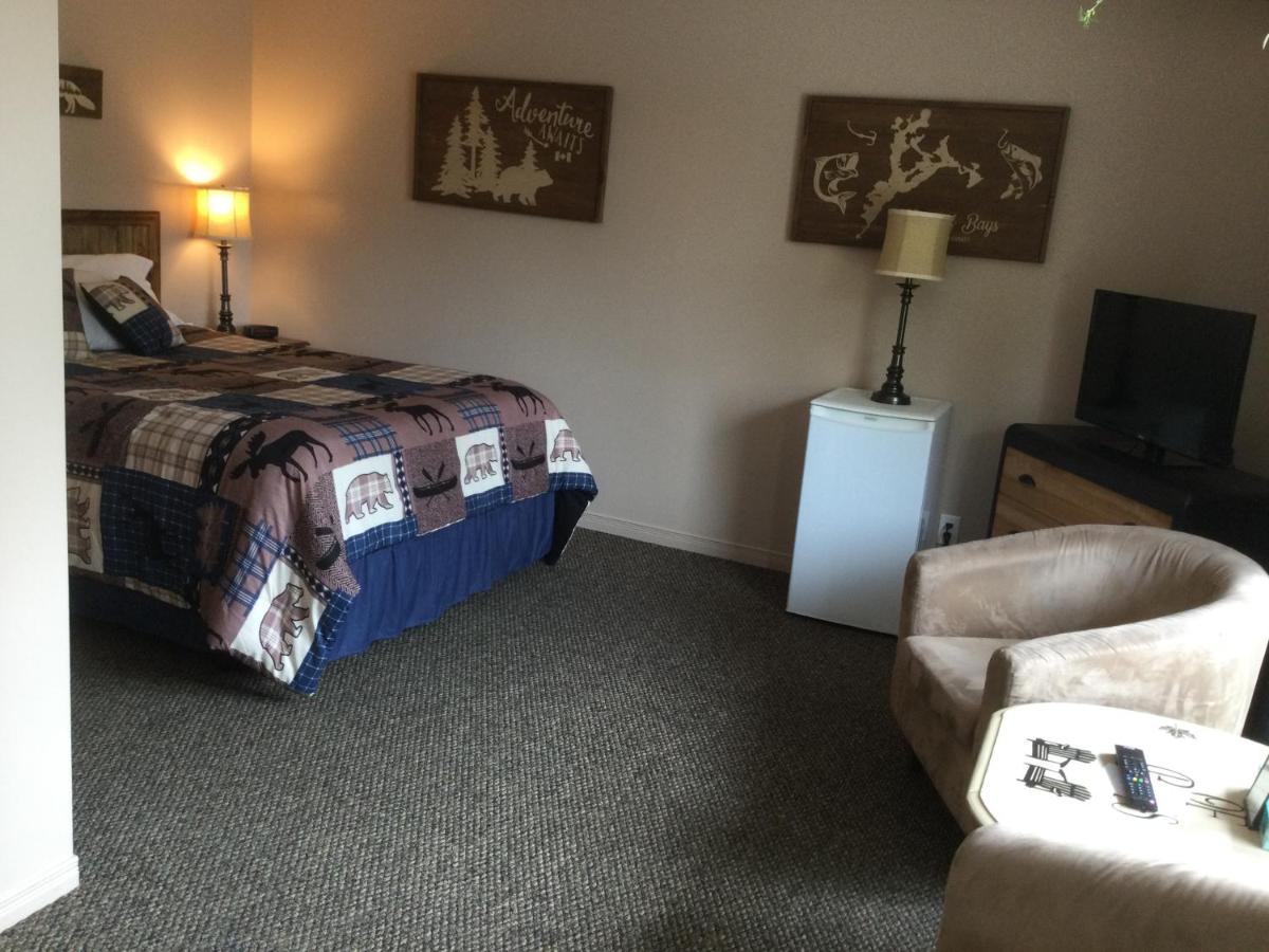 Dwight Village Motel Экстерьер фото